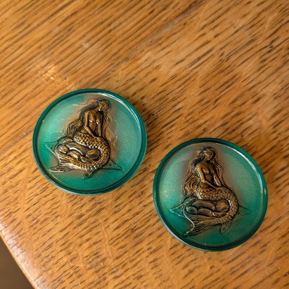 Large Vintage Mermaid Design Czech Glass Button - Picture 7 of 7